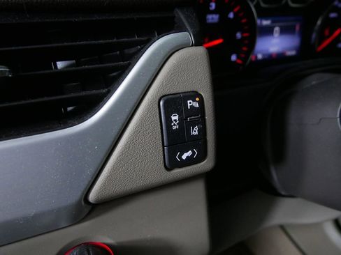 Used 2015 GMC Yukon XL SLT w/ Open Road Package image 18