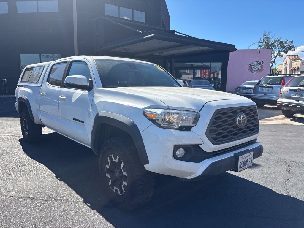 Used 2021 Toyota Tacoma TRD Off-Road w/ TRD Premium Off Road Package AWD/4WD image 2