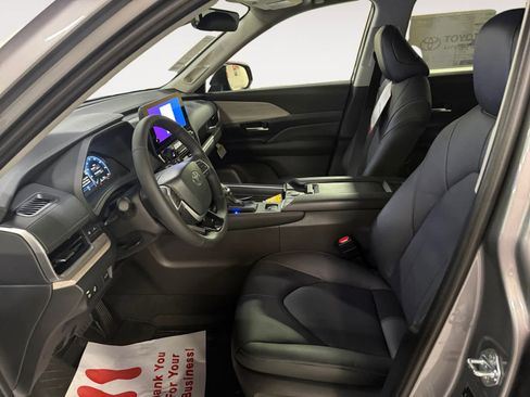 New 2026 Toyota Grand Highlander Limited FWD image 11