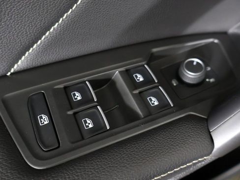 Used 2022 Volkswagen Tiguan SE R-Line AWD/4WD image 40