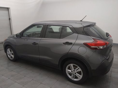 Used 2020 Nissan Kicks S FWD image 3