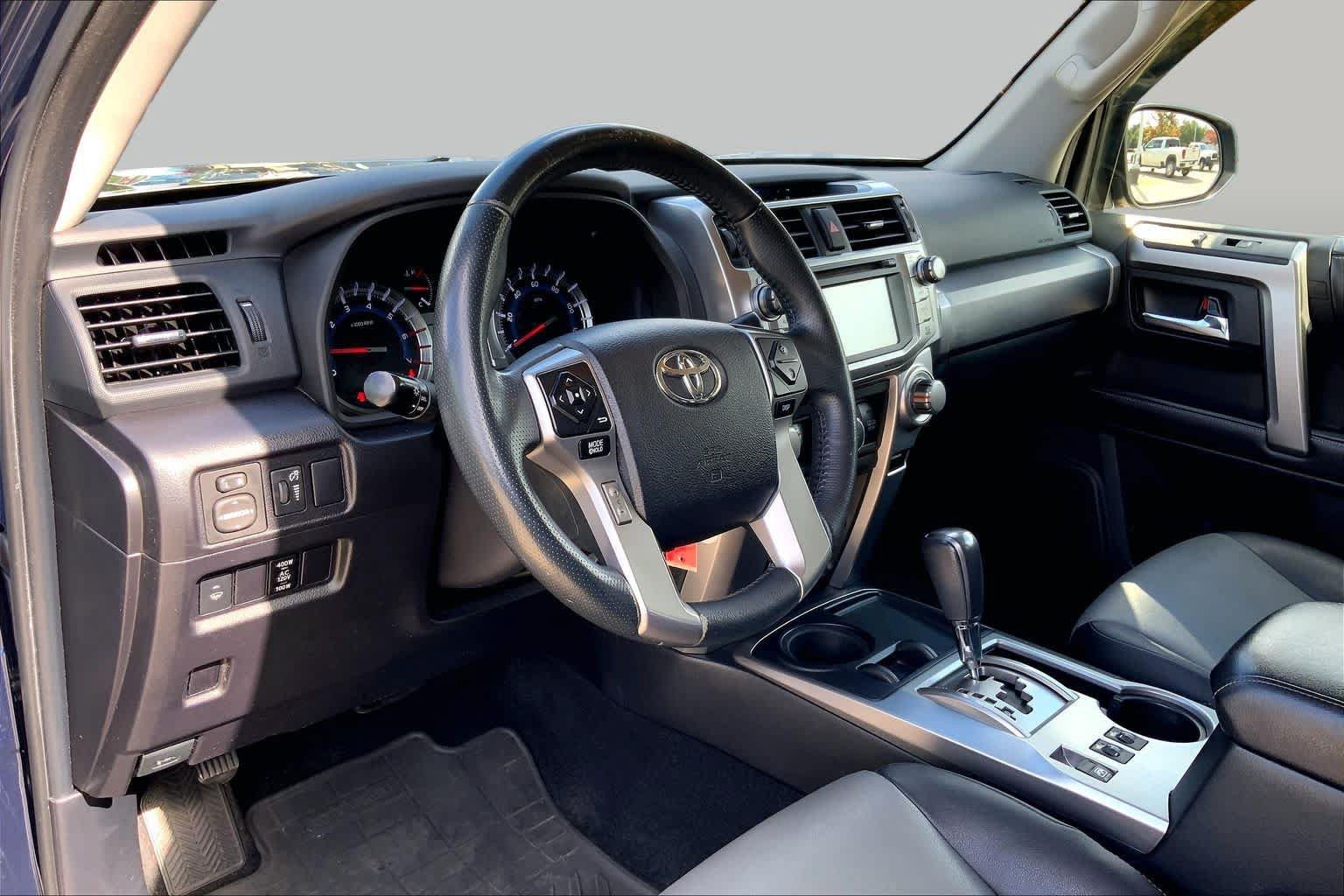 Used 2016 Toyota 4Runner SR5 Premium RWD image 18