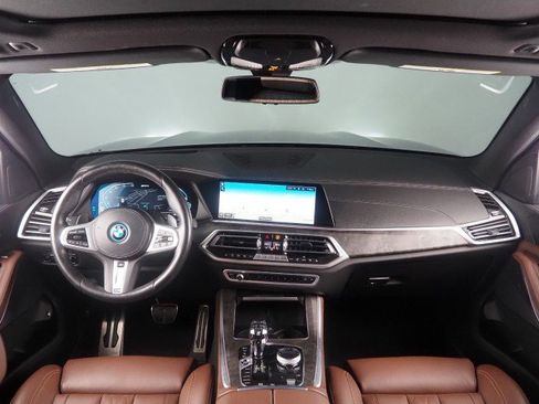 Used 2023 BMW X5 xDrive45e w/ Executive Package AWD/4WD image 3