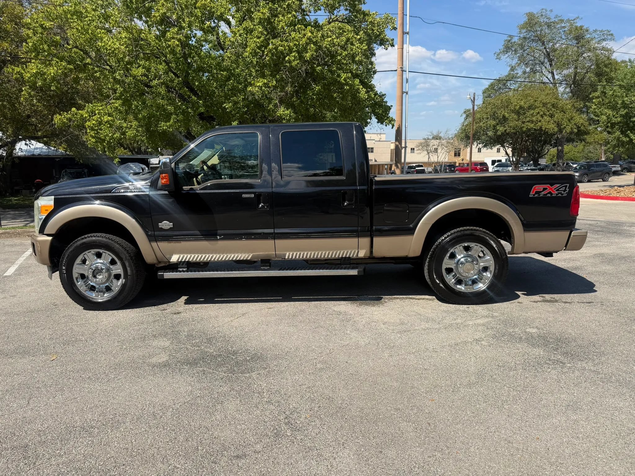 Used 2012 Ford F250 King Ranch w/ King Ranch w/Chrome Pkg AWD/4WD image 8