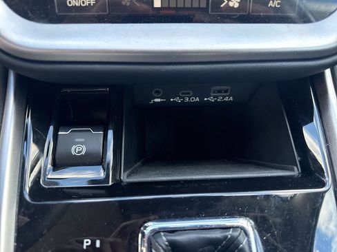 Used 2025 Subaru Legacy Premium image 10