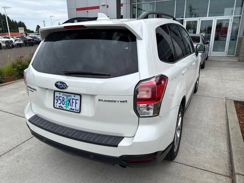 Used 2018 Subaru Forester 2.5i Touring w/ Popular Package #2 AWD/4WD image 3