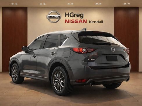 Used 2019 MAZDA CX-5 Touring FWD image 2