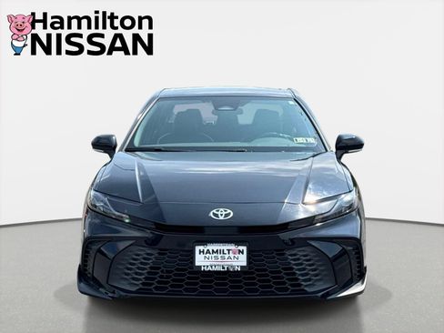 Used 2025 Toyota Camry SE FWD image 6