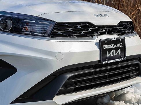 Certified 2024 Kia Forte LXS image 28