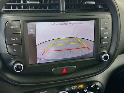 Used 2025 Kia Soul LX w/ LX Technology Package FWD image 20