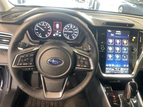Used 2025 Subaru Outback Touring AWD/4WD image 18