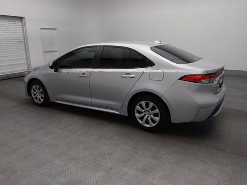 Used 2021 Toyota Corolla LE image 3
