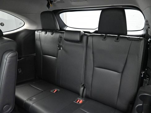 Used 2020 Toyota Highlander Platinum image 32
