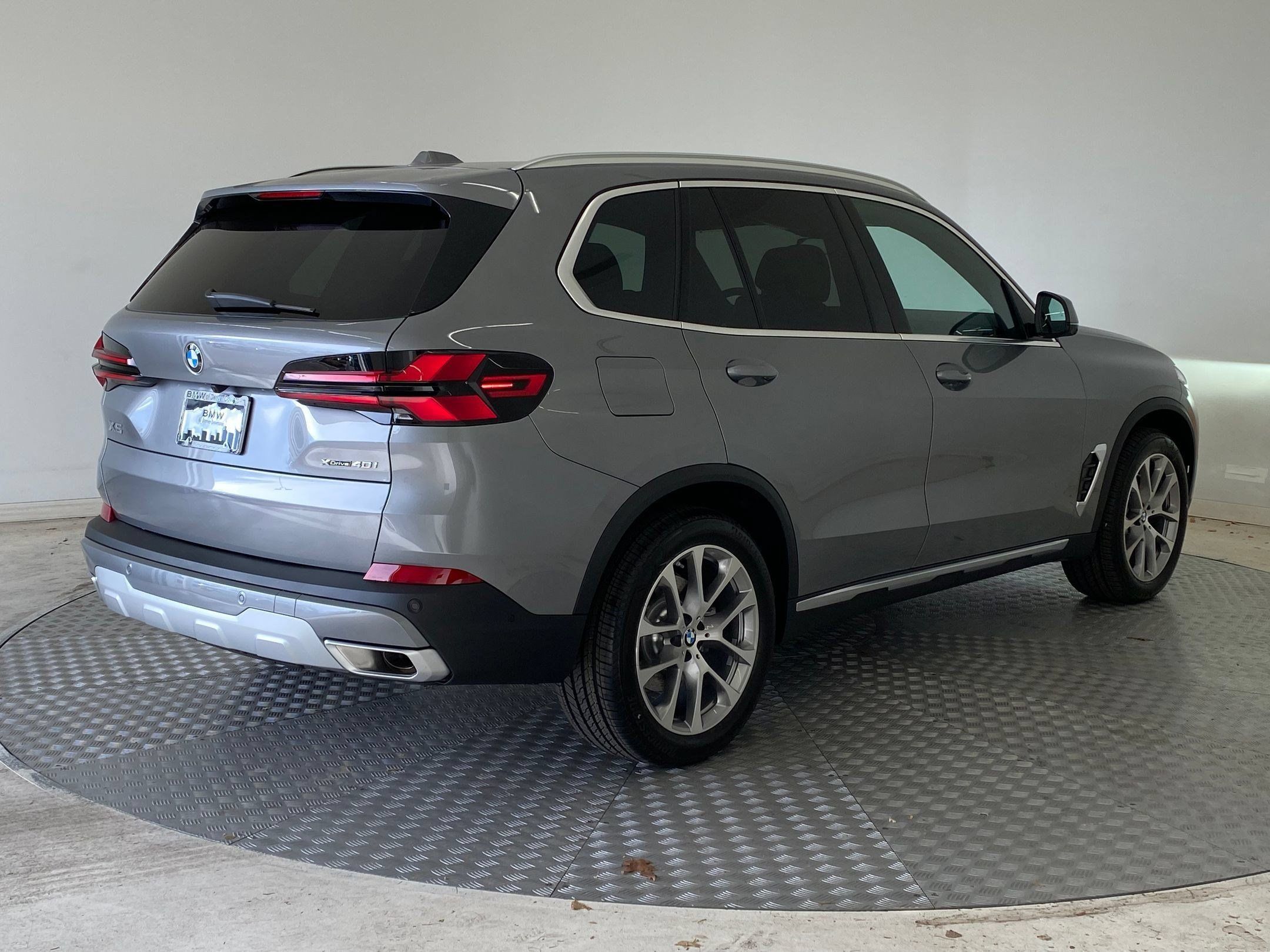 Used 2026 BMW X5 xDrive40i w/ Climate Comfort Package AWD/4WD image 8