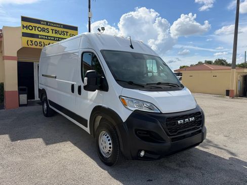 Used 2024 RAM ProMaster 2500 w/ Convenience Group FWD image 8