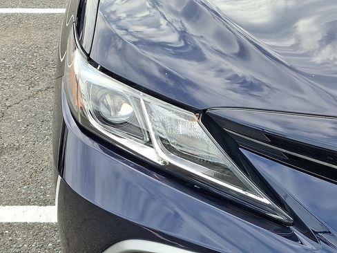 Used 2021 Toyota Camry LE FWD image 9