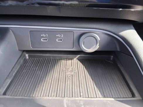 New 2026 Nissan Kicks SR w/ Cold Weather Package FWD image 18