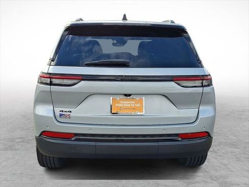 Certified 2022 Jeep Grand Cherokee Altitude image 4