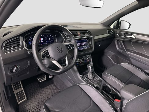 Certified 2023 Volkswagen Tiguan SEL R-Line image 9
