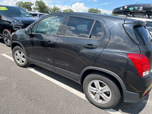 Certified 2020 Chevrolet Trax LS w/ Tint and Cruise Package AWD/4WD image 5
