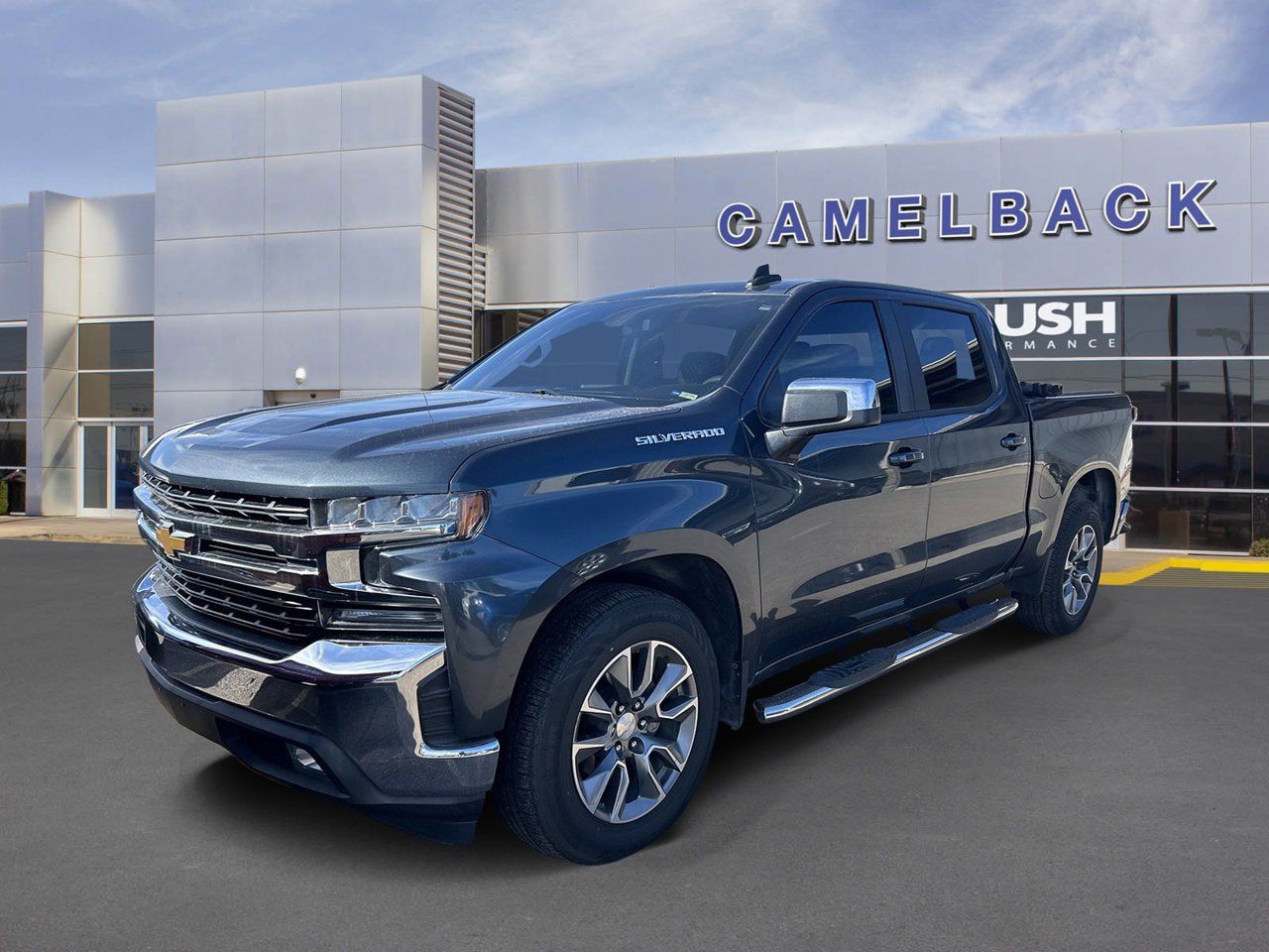 Used 2020 Chevrolet Silverado 1500 LT RWD image 2