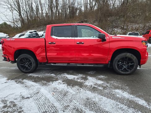 Used 2025 Chevrolet Silverado 1500 Custom image 3