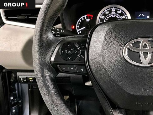 Used 2021 Toyota Corolla LE FWD image 23