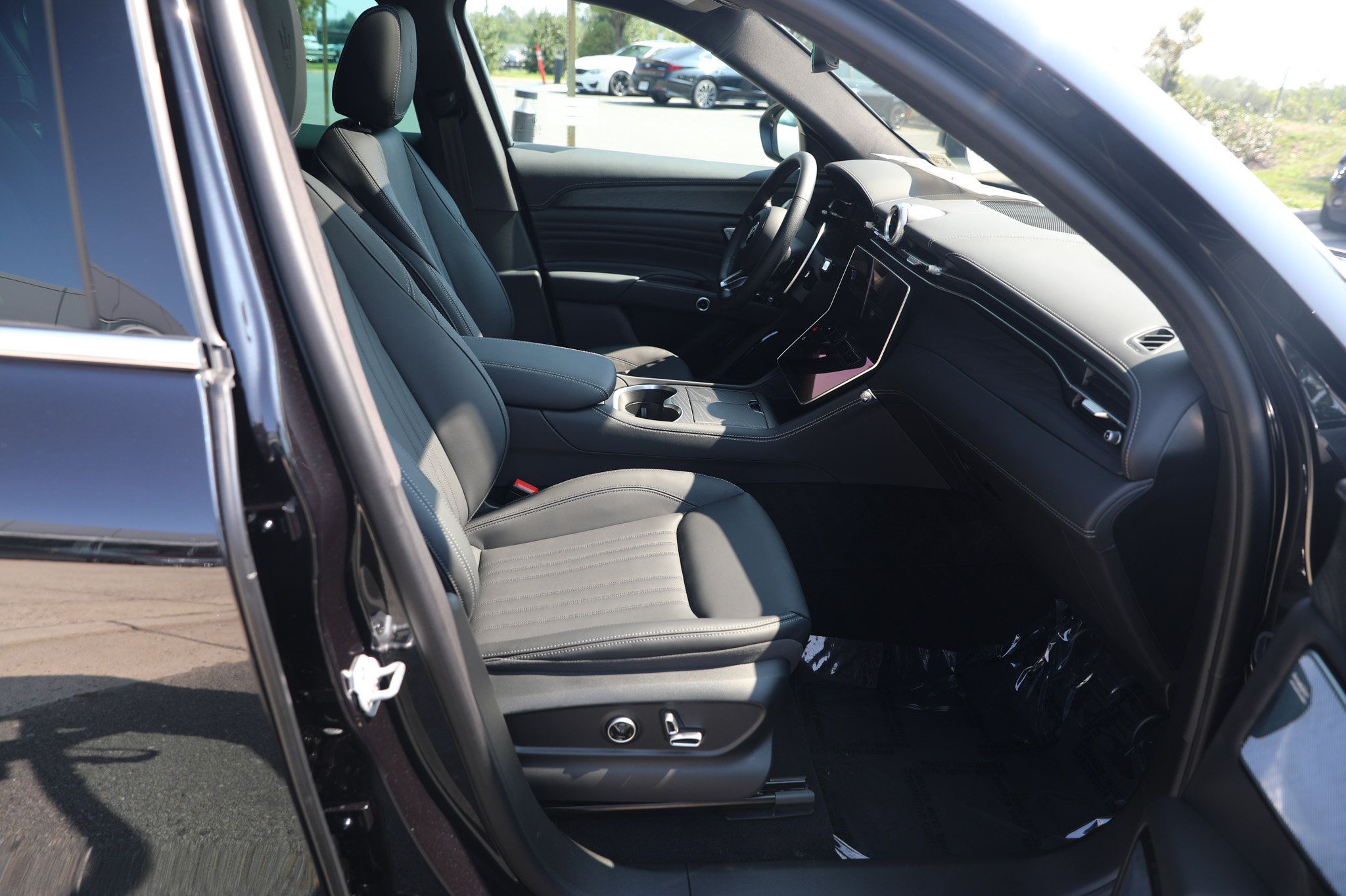 Used 2024 Maserati Grecale Modena AWD/4WD image 60