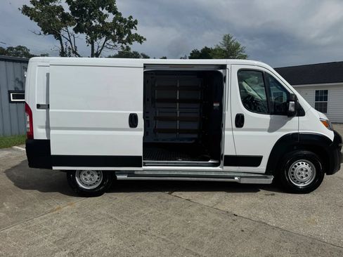 Used 2025 RAM ProMaster 2500 w/ U-Haul Equipment Group FWD image 22