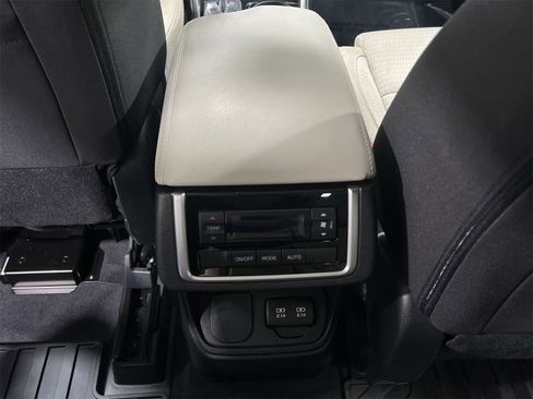 Used 2022 Subaru Ascent Premium w/ Convenience Package image 20