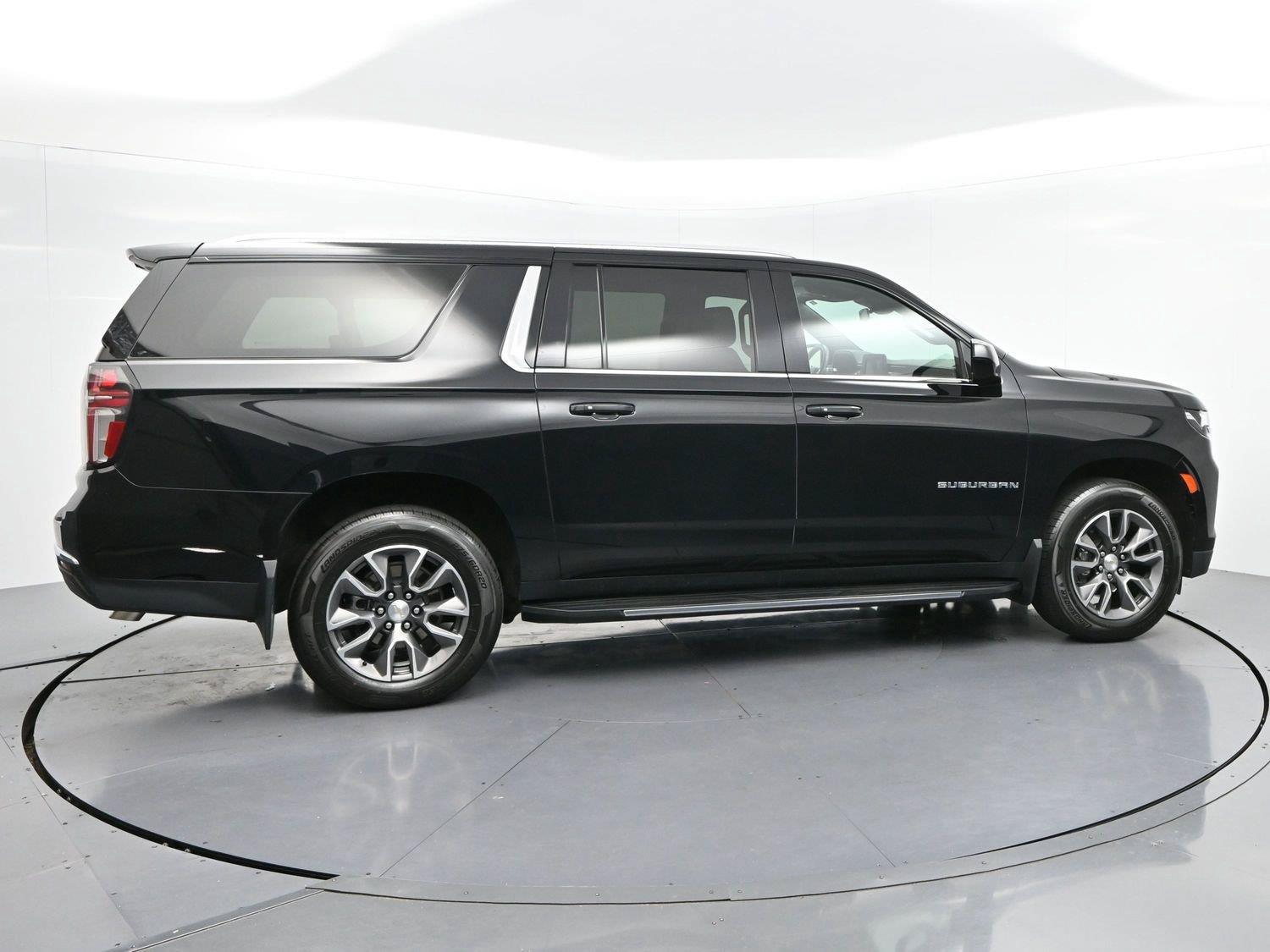 Used 2023 Chevrolet Suburban LS AWD/4WD image 8