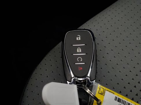 Used 2025 Chevrolet Trax LT w/ LT Convenience Package FWD image 26