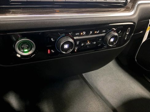 Used 2022 Chevrolet Silverado 1500 LT image 25