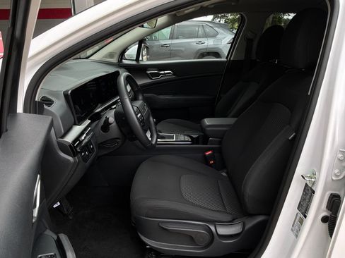 Used 2026 Kia Sportage LX FWD image 11