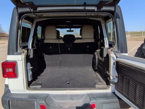 Used 2018 Jeep Wrangler Unlimited Rubicon image 43