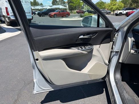 Used 2019 Cadillac XT4 Premium Luxury w/ Driver Assist Package FWD image 9