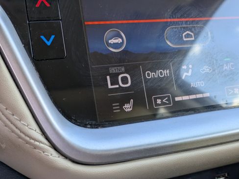 Used 2020 Subaru Outback Limited w/ Popular Package #2 image 31