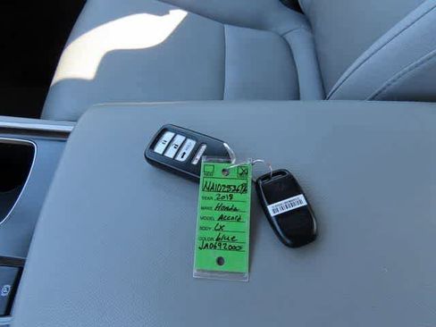 Used 2018 Honda Accord LX image 24