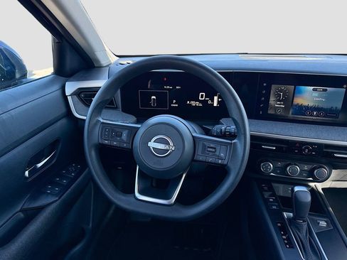 Used 2025 Nissan Kicks SV image 16