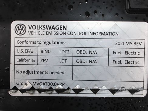 Used 2021 Volkswagen ID.4 Pro RWD image 32