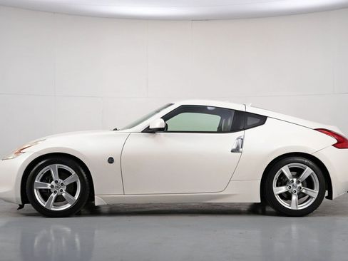 Used 2011 Nissan 370Z Touring image 8