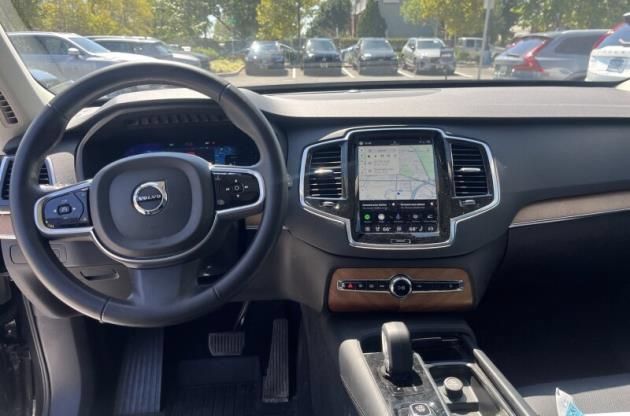 Used 2024 Volvo XC90 T8 Plus w/ Protection Package Premier AWD/4WD image 6
