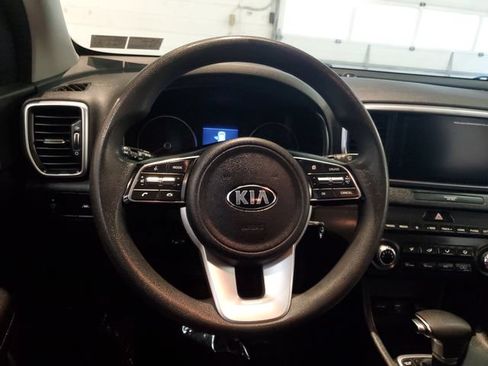 Used 2020 Kia Sportage LX AWD/4WD image 16