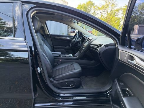 Used 2017 Ford Fusion SE w/ Equipment Group 201A FWD image 33