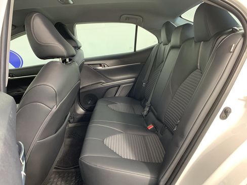 Used 2022 Toyota Camry SE w/ Convenience Package image 30