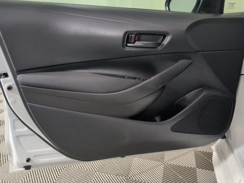 Used 2025 Toyota Corolla LE FWD image 18