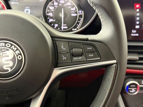 Used 2019 Alfa Romeo Giulia w/ Quick Order Package 22K Sport image 23