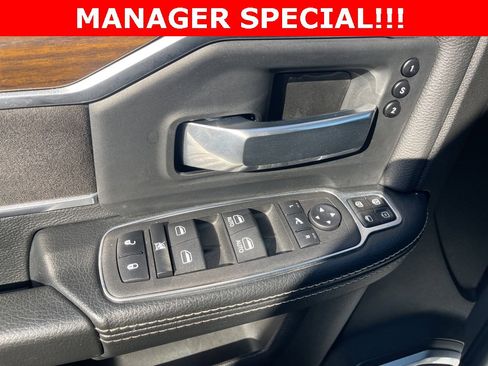 Used 2024 RAM 3500 Laramie image 39