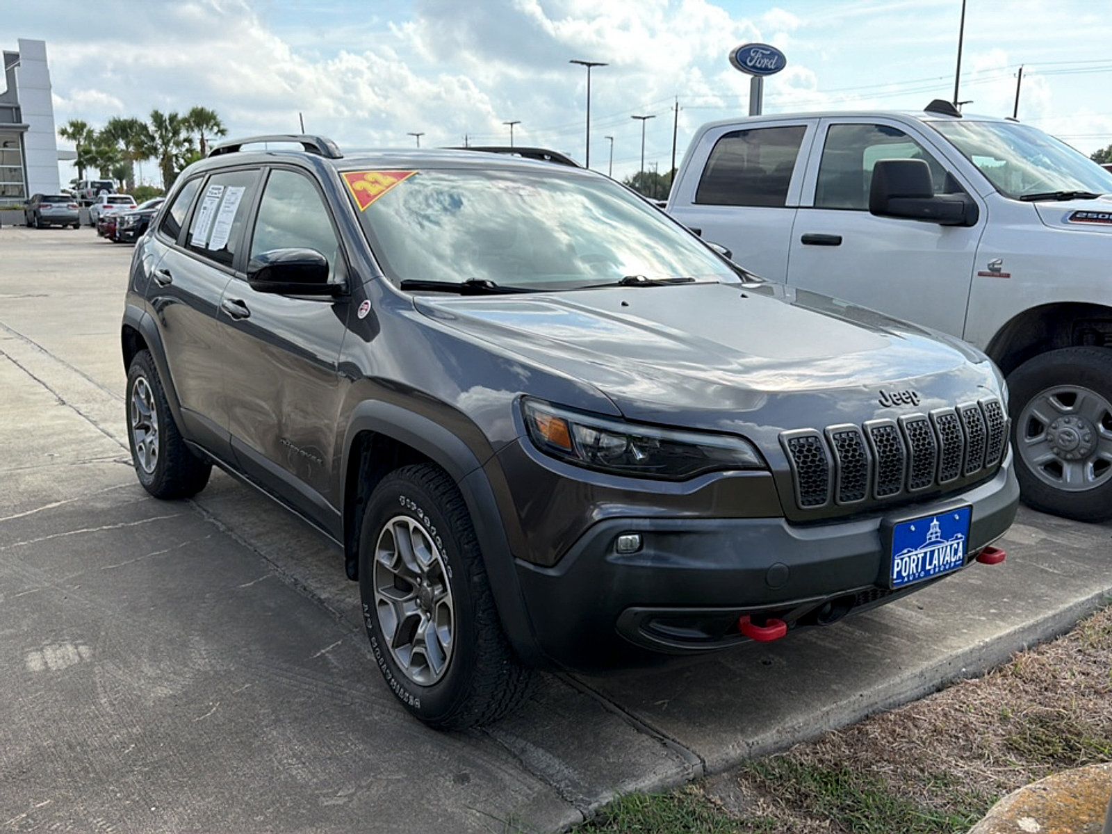 Used 2022 Jeep Cherokee Trailhawk AWD/4WD image 1