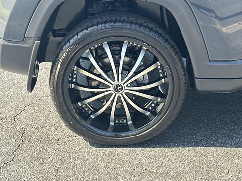 Used 2018 Jeep Compass Limited AWD/4WD image 17